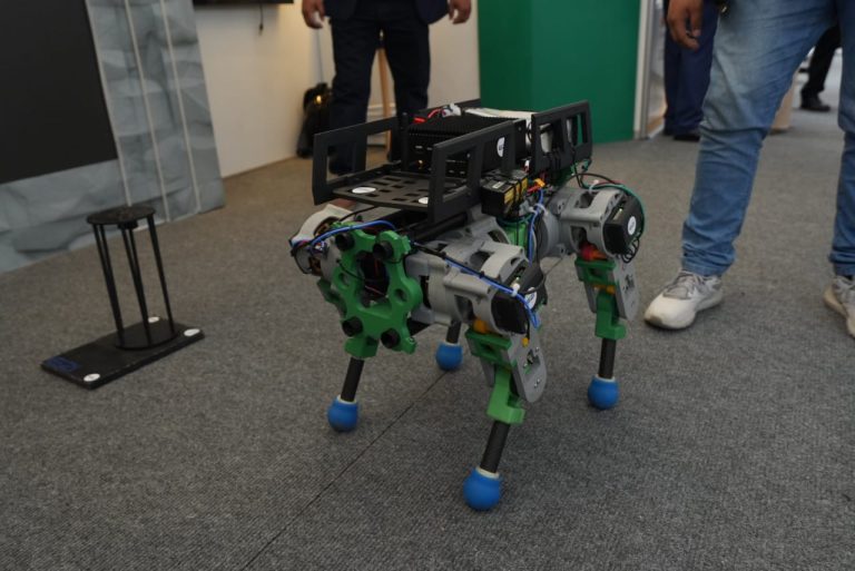 Universitarios arequipeños presentan a ‘Catito’, el robot para exploración en minas subterráneas