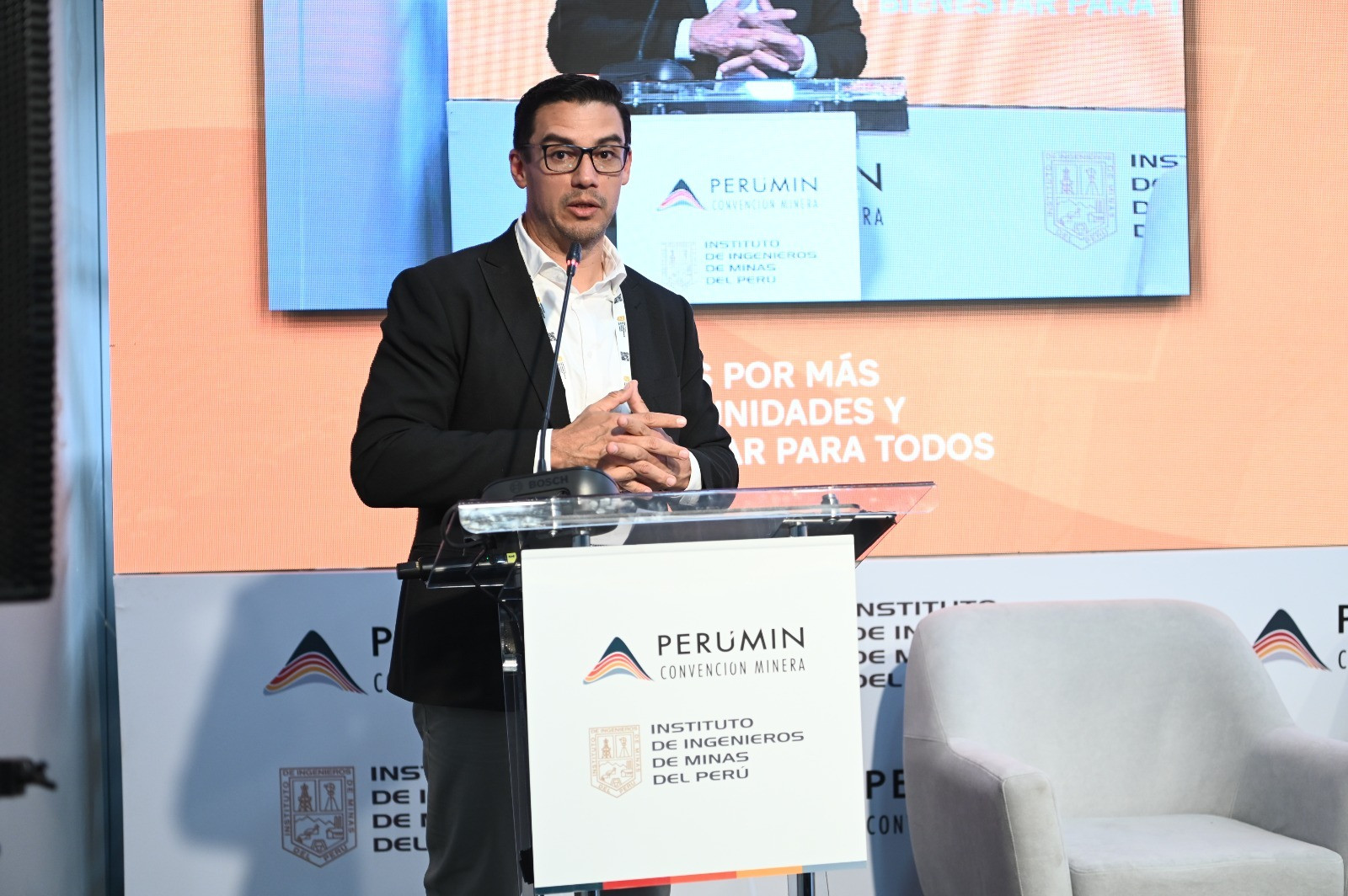 Minería ilegal: Más de 20 delitos amenazan a comunidades y a la democracia, advierte especialista en PERUMIN 37