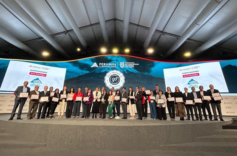 Ferreycorp, Ferreyros y Unimaq reciben el Sello PERUMIN a la Excelencia en Equidad de Género