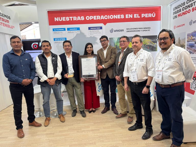 Celepsa entrega certificado I-REC a Pan American Silver Huarón por uso de energía renovable