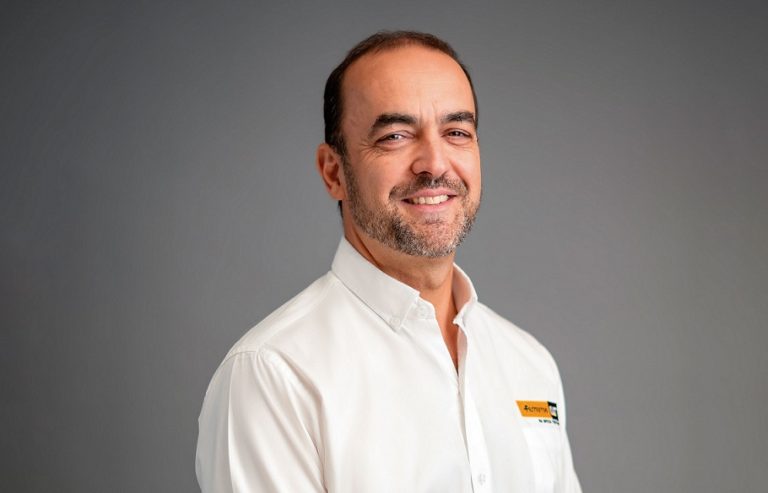 «Nuestros camiones Cat 798 acarrean 400 toneladas métricas, 10% más capacidad de carga comprobada en la minería»