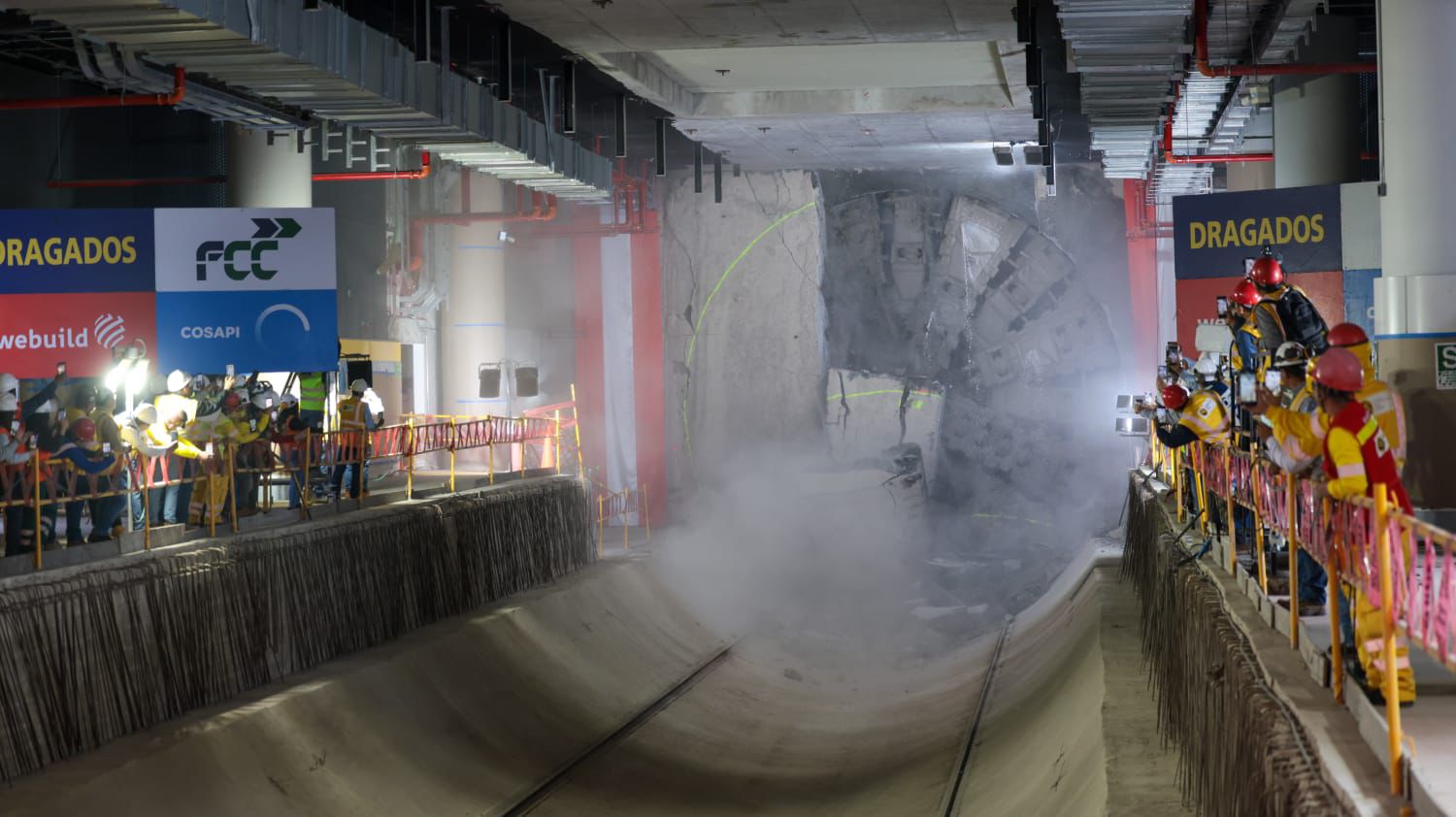 Tuneladora Delia llega a estación Elio de la Línea 2 del Metro