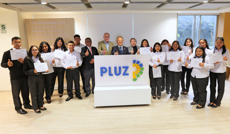 Pluz Energía impulsa nuevas oportunidades a través del programa “Beca Pluz”