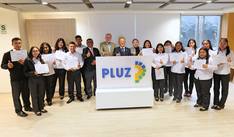 Pluz Energía impulsa nuevas oportunidades a través del programa “Beca Pluz”