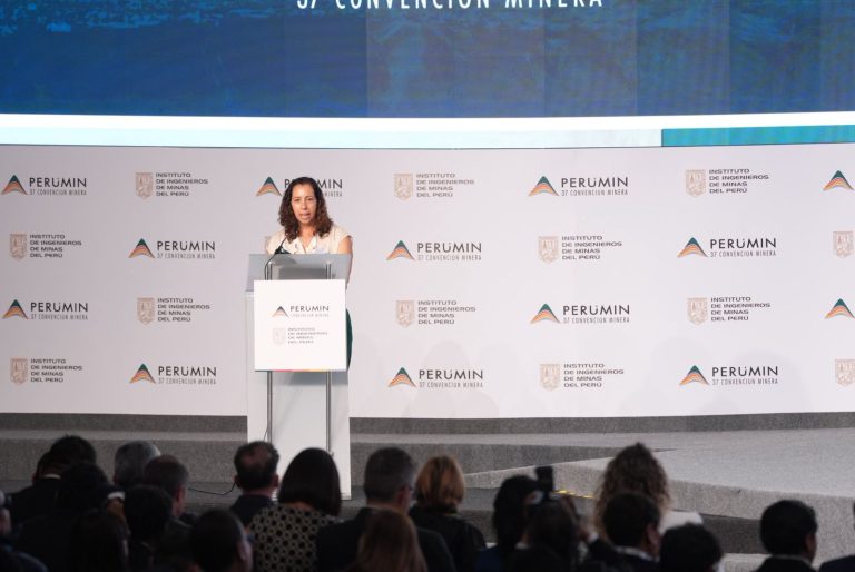 Jimena Sologuren: “El sector privado no puede mantenerse al margen de la política”