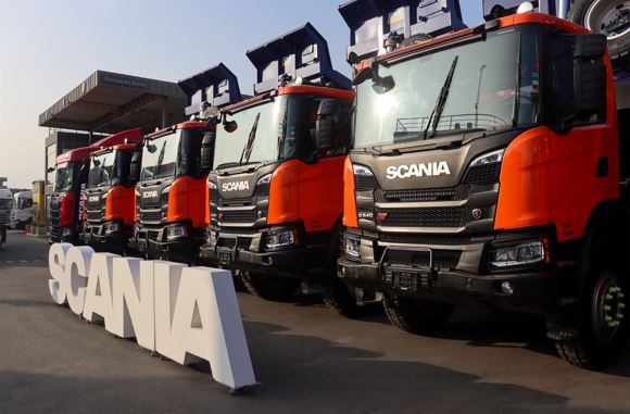 Scania Perú entrega unidades a JJC para proyecto Zafranal en Arequipa 