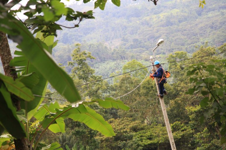Minem ejecuta 15 proyectos para llevar energía eléctrica a poblaciones de la Amazonía, con inversión conjunta de S/ 714 millones
