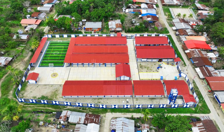 Colegio remodelado con S/9.5 millones financiados con canon petrolero que recibe Puinahua