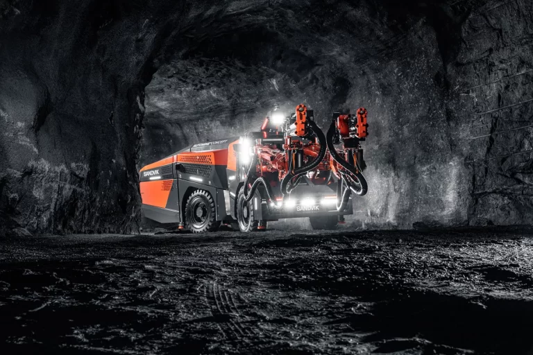 Sandvik lanza DataDrive’31 para acelerar el futuro digital de la minería