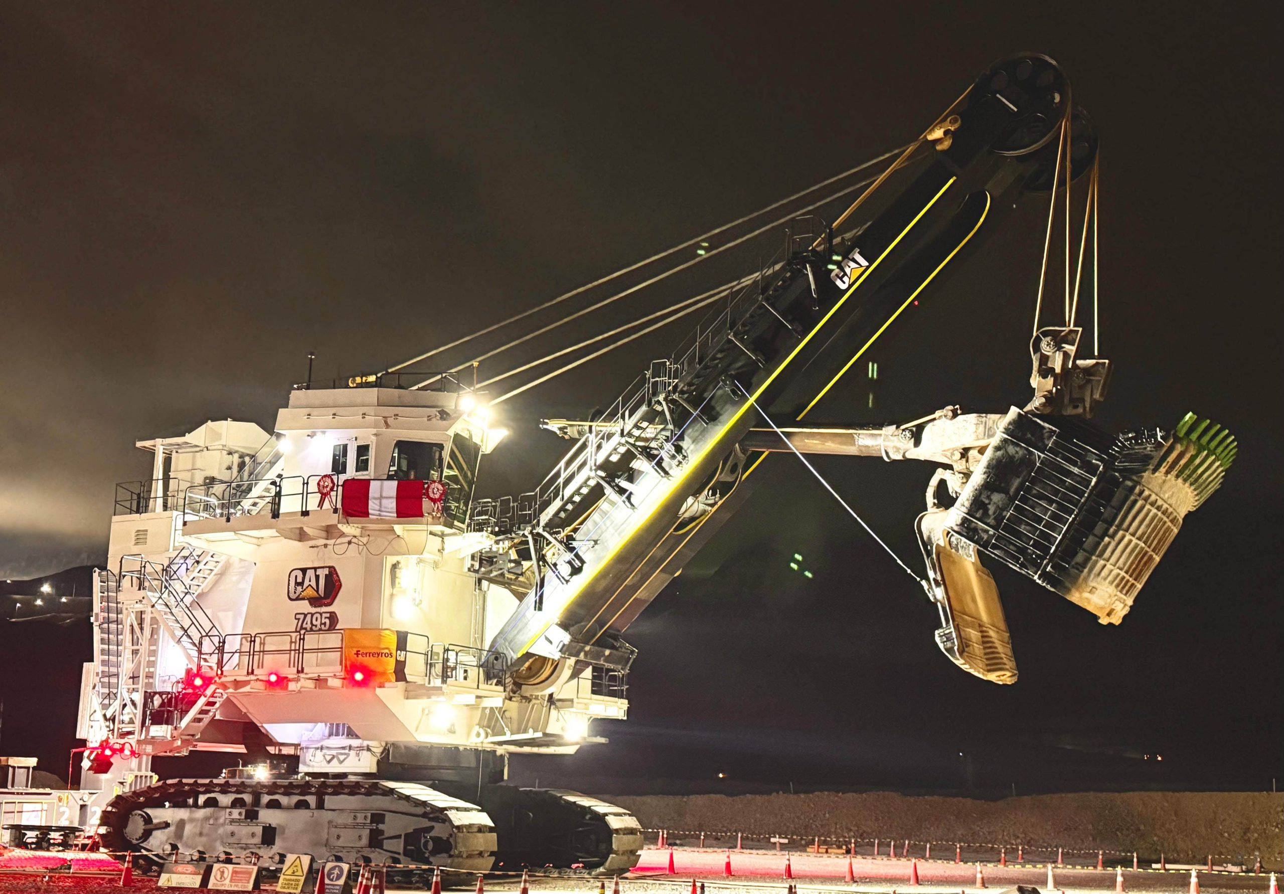 Ferreyros lidera reconstrucciones de palas gigantes Cat a nivel mundial