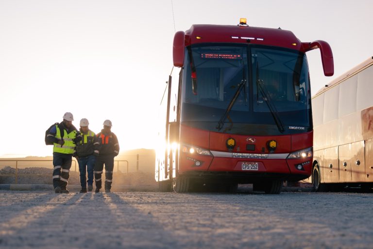 Antapaccay renueva 100% de su flota de transporte interno a buses eléctricos