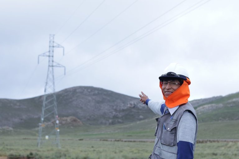 Minem culmina ejecución física de 14 proyectos de electrificación rural en 11 regiones