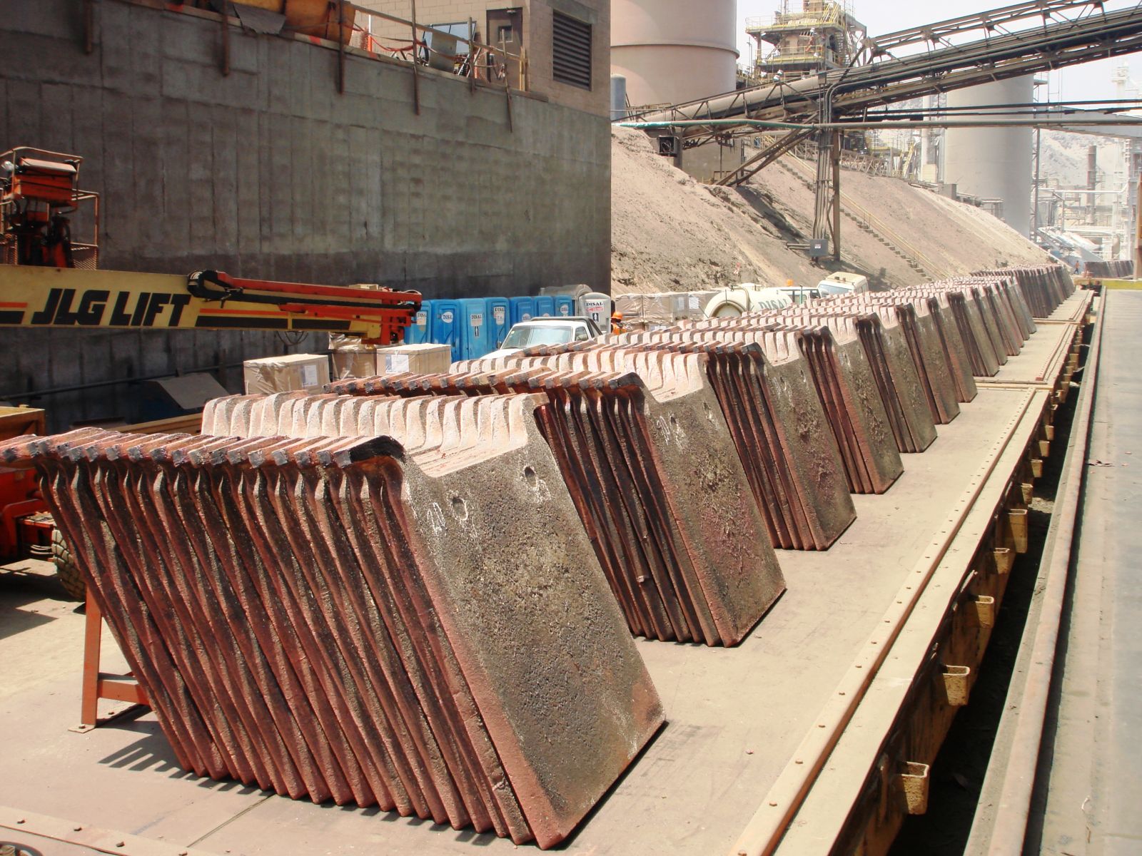 Minem: Aumenta producción de cobre (+3.7%), zinc (+25.5%), plata (+11.3%), plomo (+18.7%), estaño (+13.4%) y oro (+0.1%)