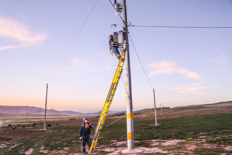 44 proyectos de electrificación rural en 19 regiones del país y una inversión de S/ 1,835 millones