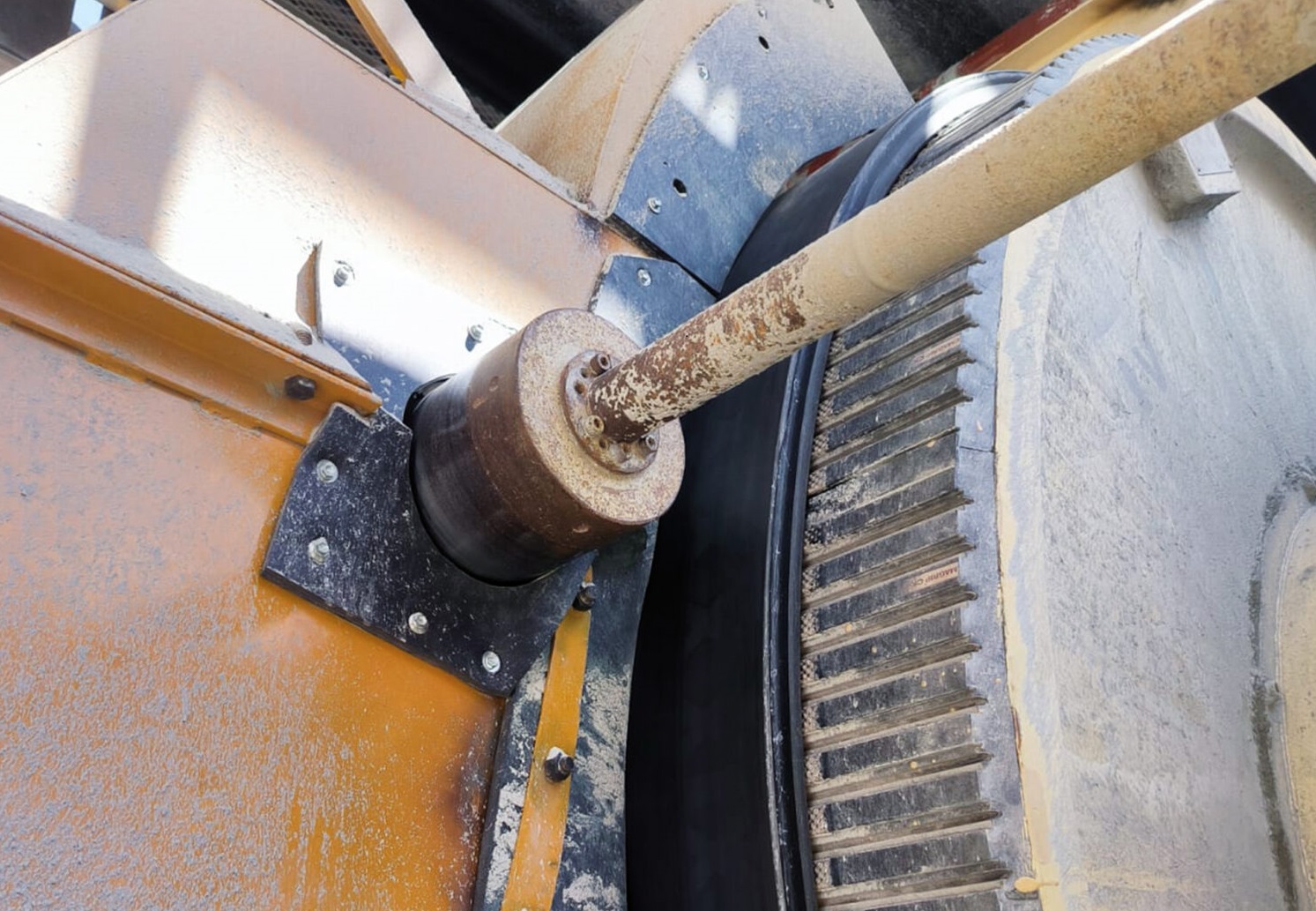 Cuajone optimiza mantenimiento de su cinta transportadora con REMACLEAN GBM y Tecnomina