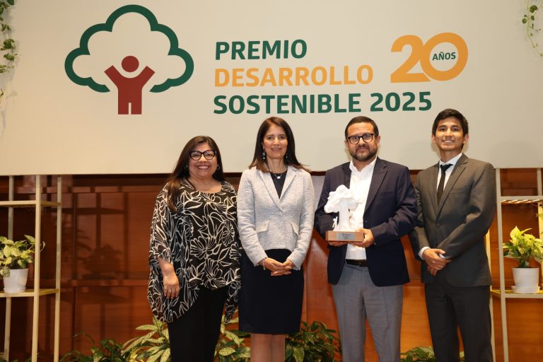 Komatsu-Mitsui recibe ‘Premio Desarrollo Sostenible’ por su programa ‘Sucursal Ambientalmente Sostenible’