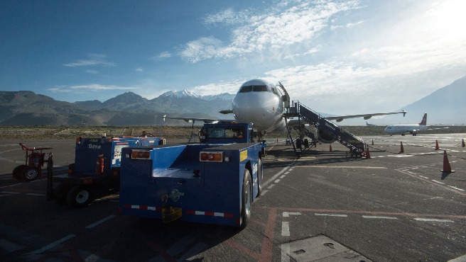 MTC suscribe convenio clave para continuar con modernización del aeropuerto de Arequipa