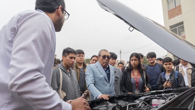 Toyota instruye en movilidad sostenible y fortalece la formación de 2 mil estudiantes