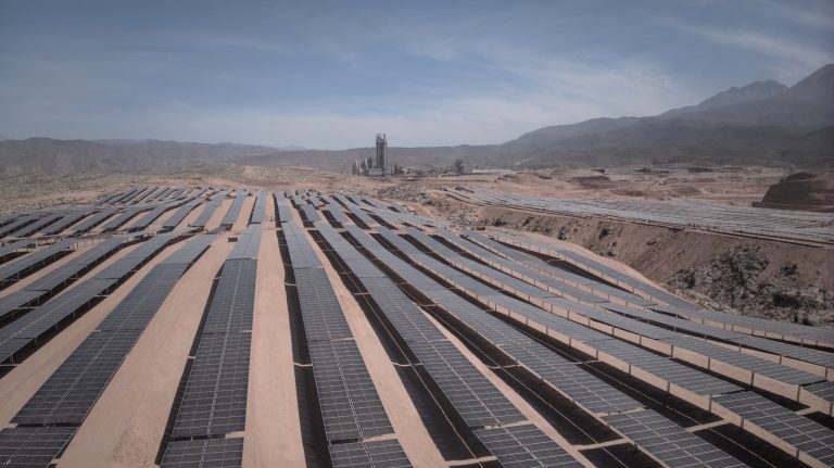 Yura impulsa autoconsumo solar en la producción de cemento para reducir emisiones