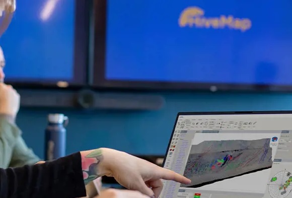Mira Geoscience adquiere HiveMap de SRK Consulting