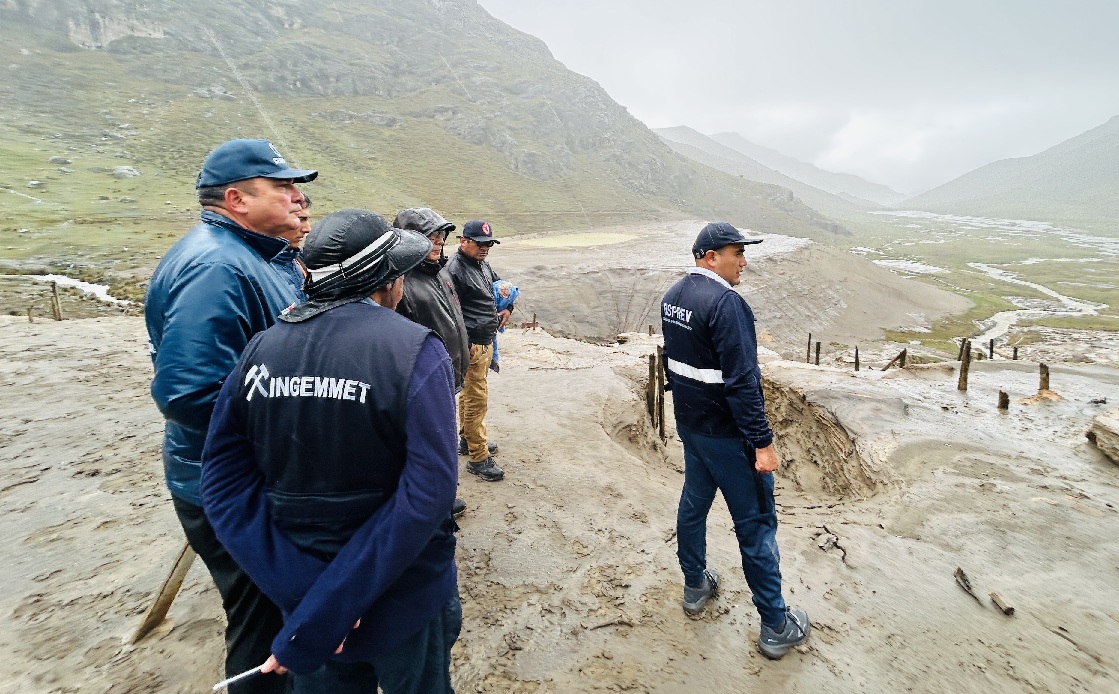 Ingemmet evalúa peligros geológicos en pasivo ambiental en Huarochirí