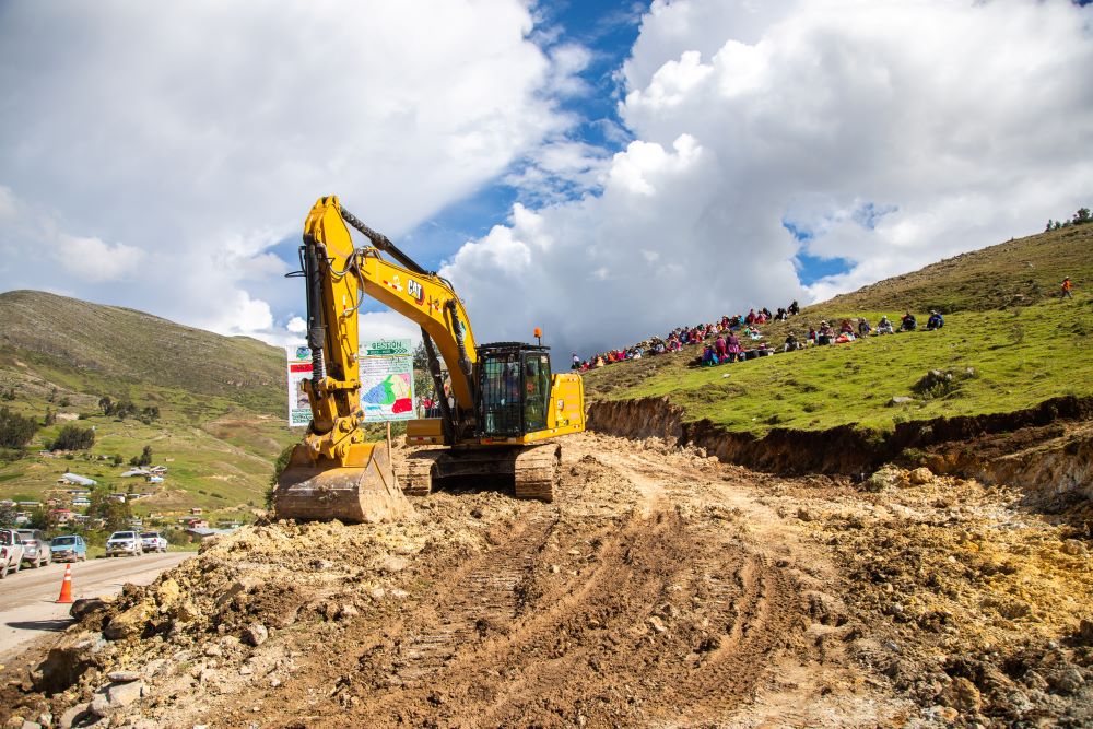 Distrito de Mara inicia proyecto de conexión vial con ‘pool’ de maquinarias entregada por Las Bambas