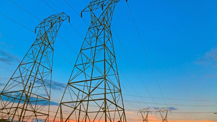 Seis empresas califican para competir por proyectos de transmisión eléctrica por US$ 252 millones