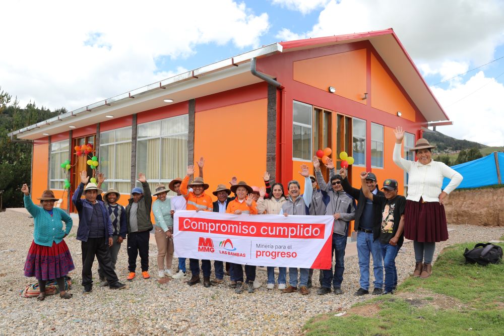 Las Bambas entrega salón multiusos y área recreativa a comunidad de Arcospampa Congota en Mara