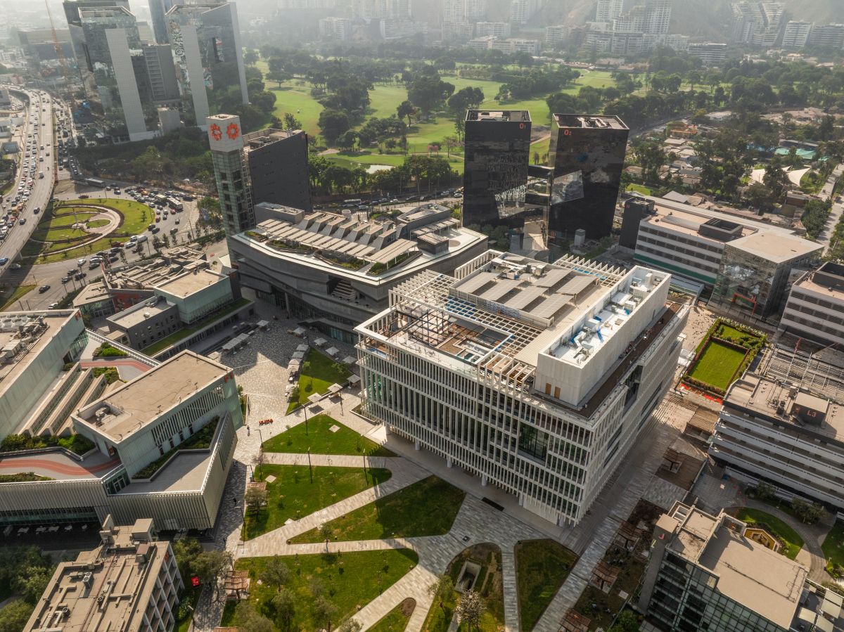 Universidad de Lima inaugura su nueva biblioteca