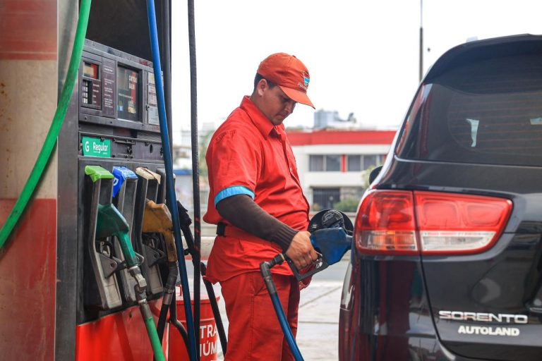 Publican proyecto para modernizar reglamentos del mercado de combustibles líquidos