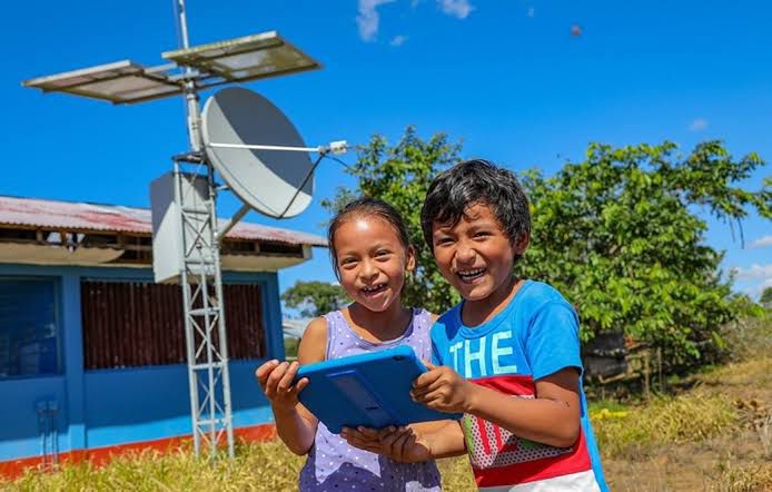 Inversión superior a S/ 1,296 millones: impulsan cuatro proyectos para llevar internet a la Amazonía