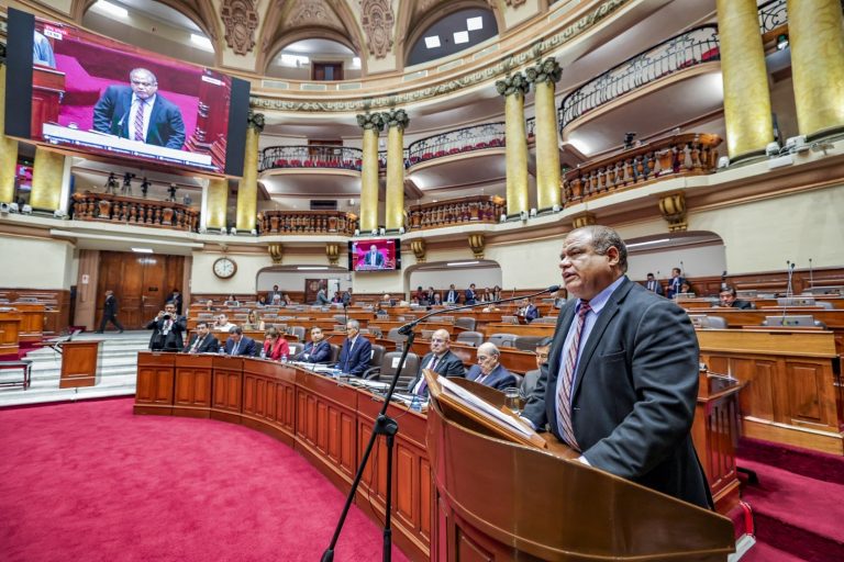 MEF: Ejecutivo evalúa presentación de un crédito suplementario en primeras semanas de mayo