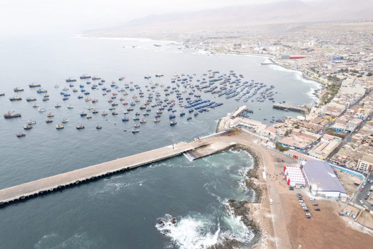 Impulsan convenio para el espigón rompeolas de Ilo y avances en autopista Ilo-Moquegua