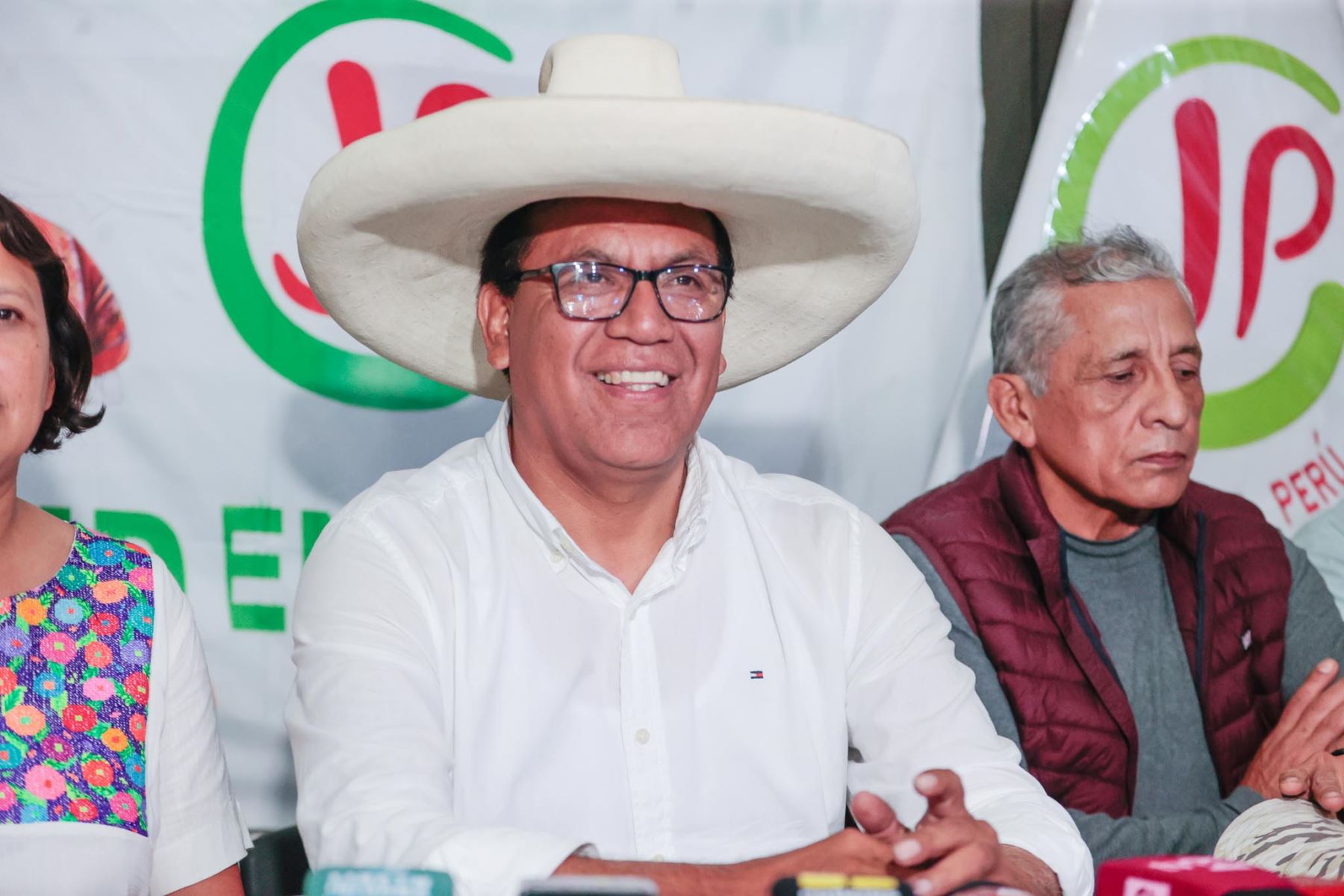 IPE: 9 de cada 10 economistas consideran desfavorables propuestas económicas de Juntos por el Perú