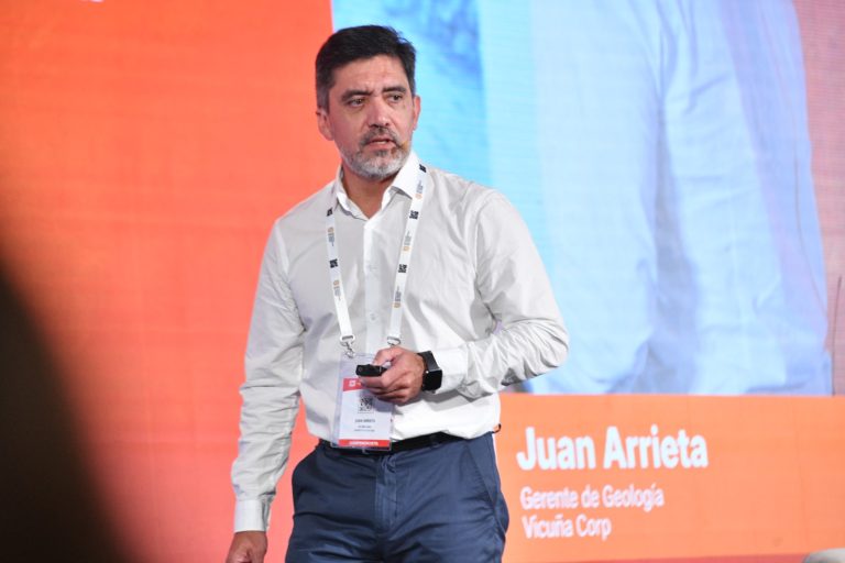 Vicuña, en la frontera entre Argentina y Chile, compite en recursos con Yanacocha, Navidad y Escondida