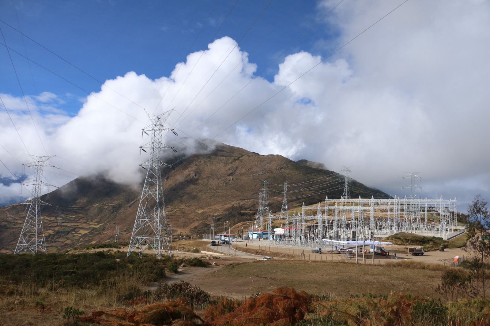 Sistema eléctrico nacional: Minem fija en siete las horas de regulación para el periodo 2026–2030