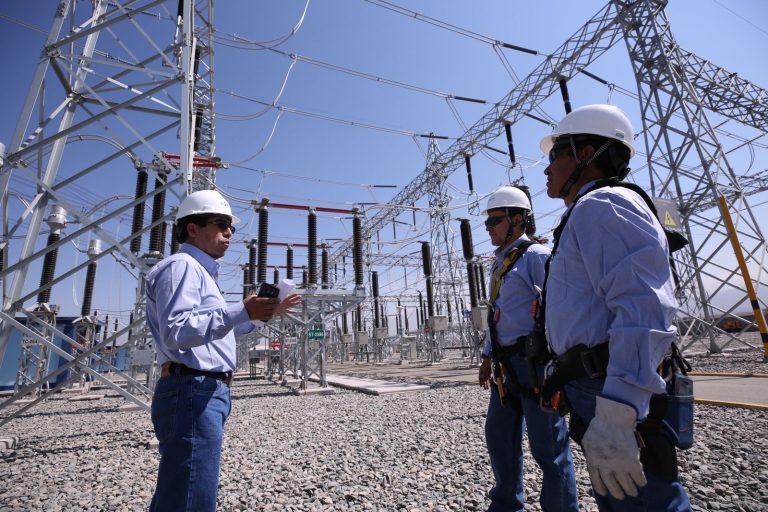 Producción eléctrica nacional se dinamiza con mayor aporte del sur y liderazgo del centro