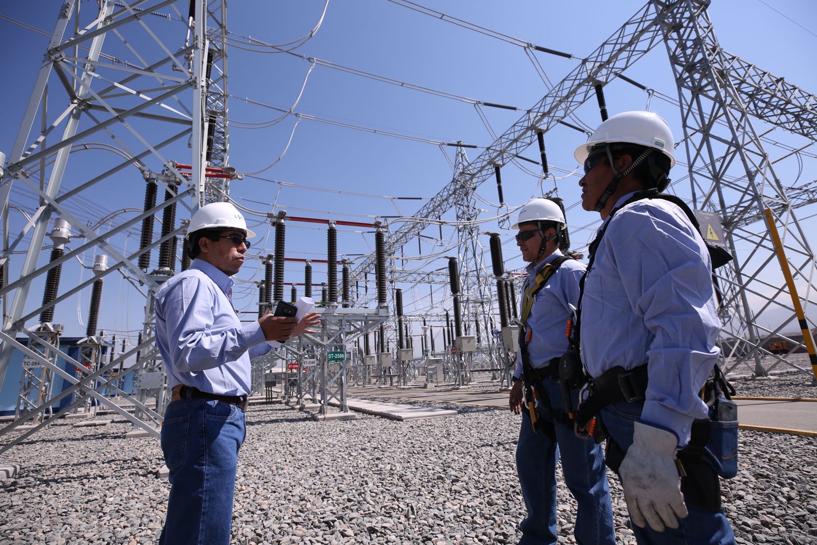 Producción eléctrica nacional se dinamiza con mayor aporte del sur y liderazgo del centro